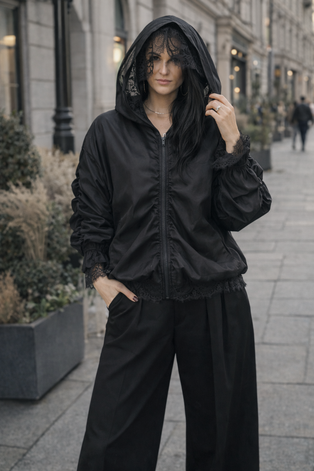 super stilingas dviejų sluoksnių bomberis su nėriniais