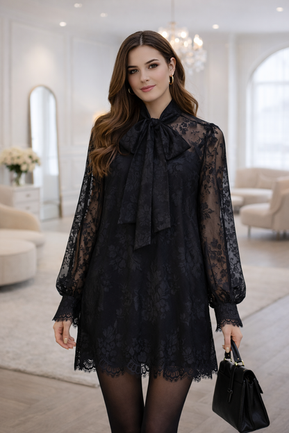 Juoda mini nėrinių suknelė-tunika su kaspinu