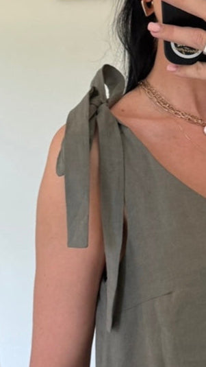 Reguliuojamo ilgio lino suknelė