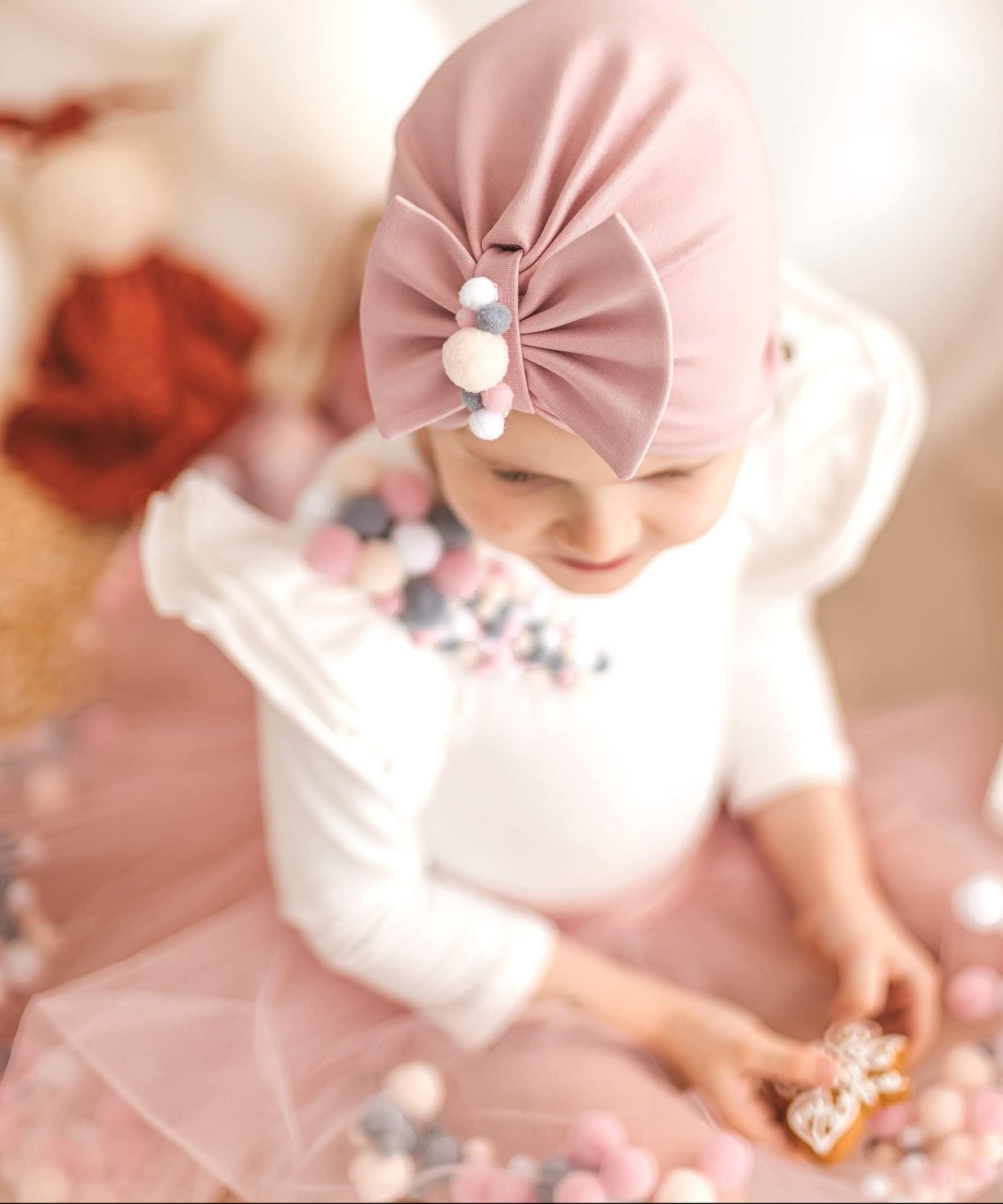 Turbanas su keičiamais aksesuarais, švelniai rožine 
