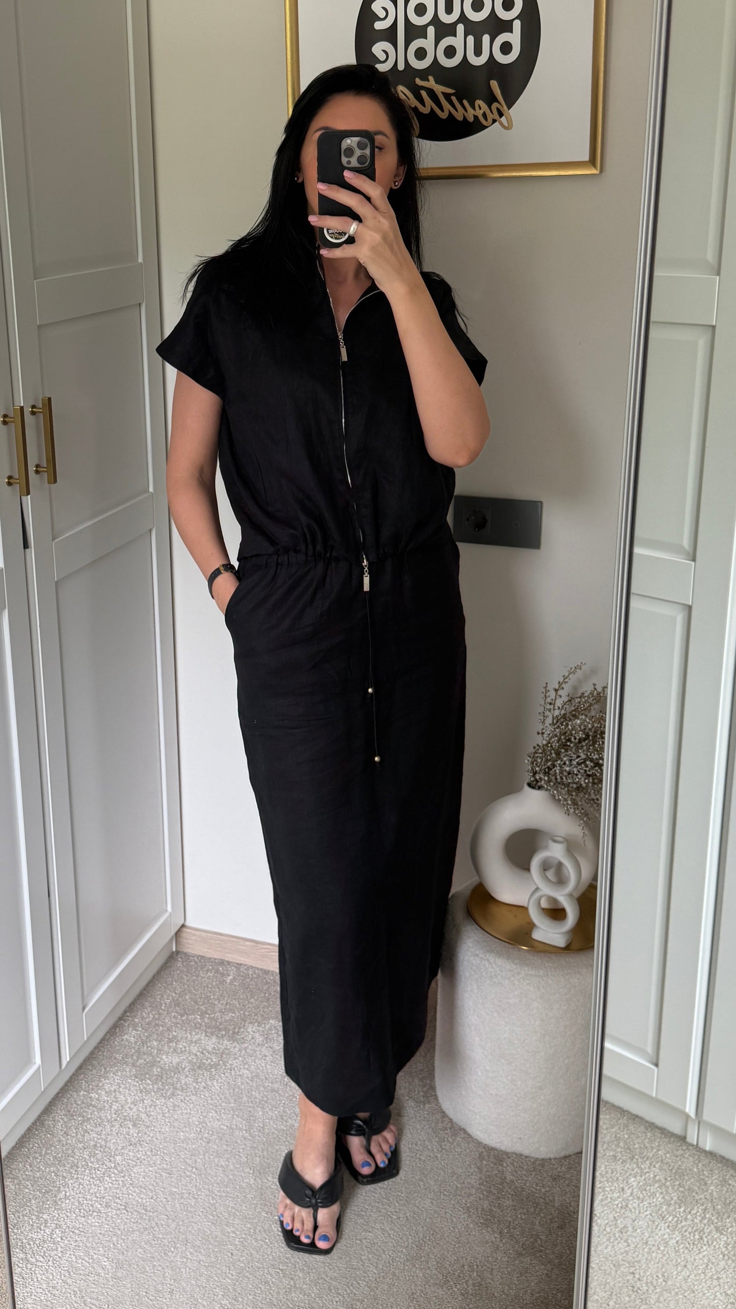 Lininis kostiumas su sijonu