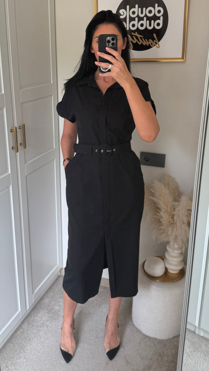 Juoda elegantiška suknelė