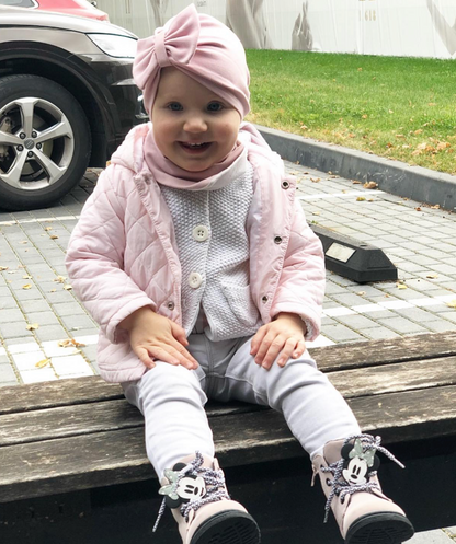 Turbanas su keičiamais aksesuarais, švelniai rožine 