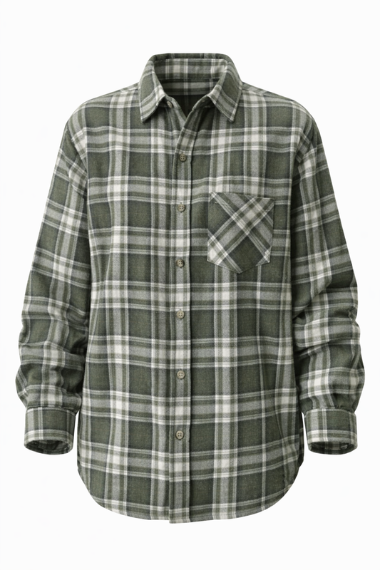 Žali languoti marškiniai baltame fone