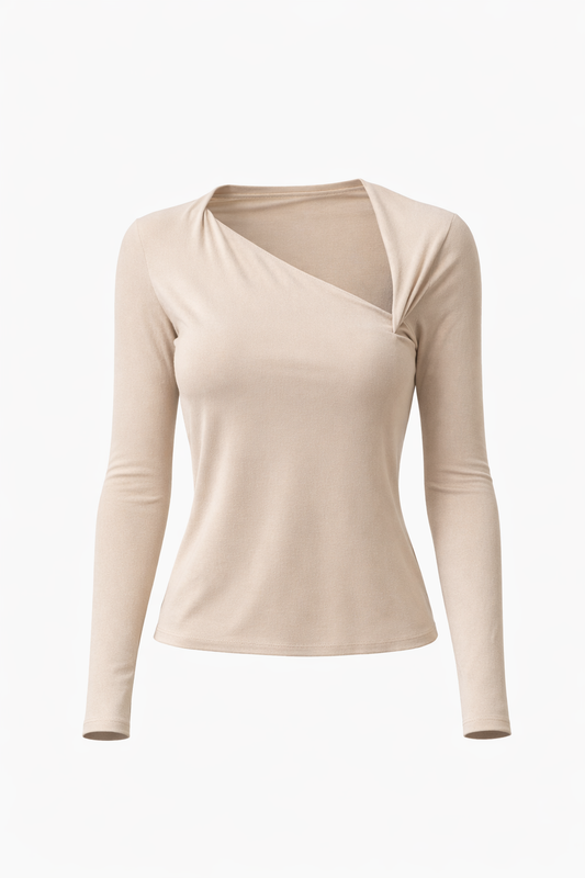 trikotazo palaidine asimetrinė iškirpte baltame fone